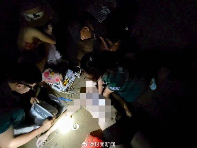 男子三亚游泳溺水 妻子崩溃大哭:喊他不要去他非要去