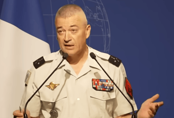 法军总参谋长:面对中美俄,欧洲要成“桌上菜”