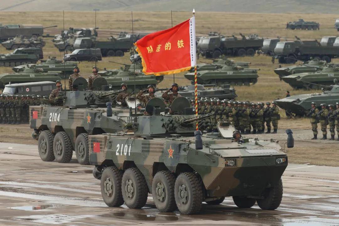 最近突然爆火采访!吴京:坦克没有后视镜的——为啥会被网友喷?