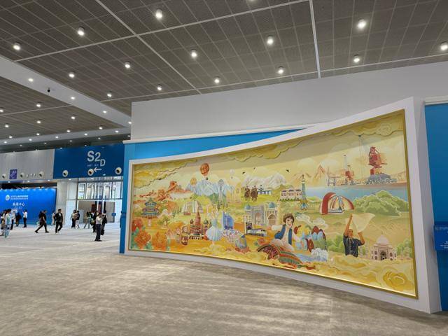 上合天津峰会22米巨幅壁画火出圈,这些中外元素你认出几个?