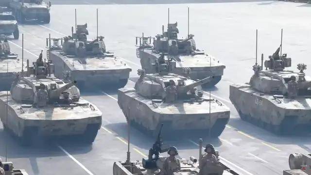 100式坦克?红旗-29?东风-61?九三阅兵都有哪些亮点?