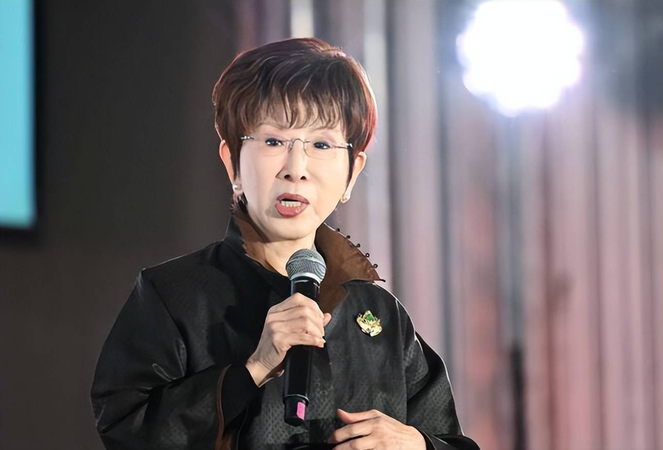 洪秀柱为何走上天安门?她以实际行动回应赖清德,坚定站在历史正确一方!
