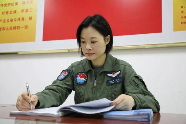 阅兵最帅女机长,是她!