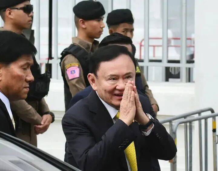 他信为什么“自投罗网”回到泰国,判一年监禁真的重了?看佩通坦怎么说!