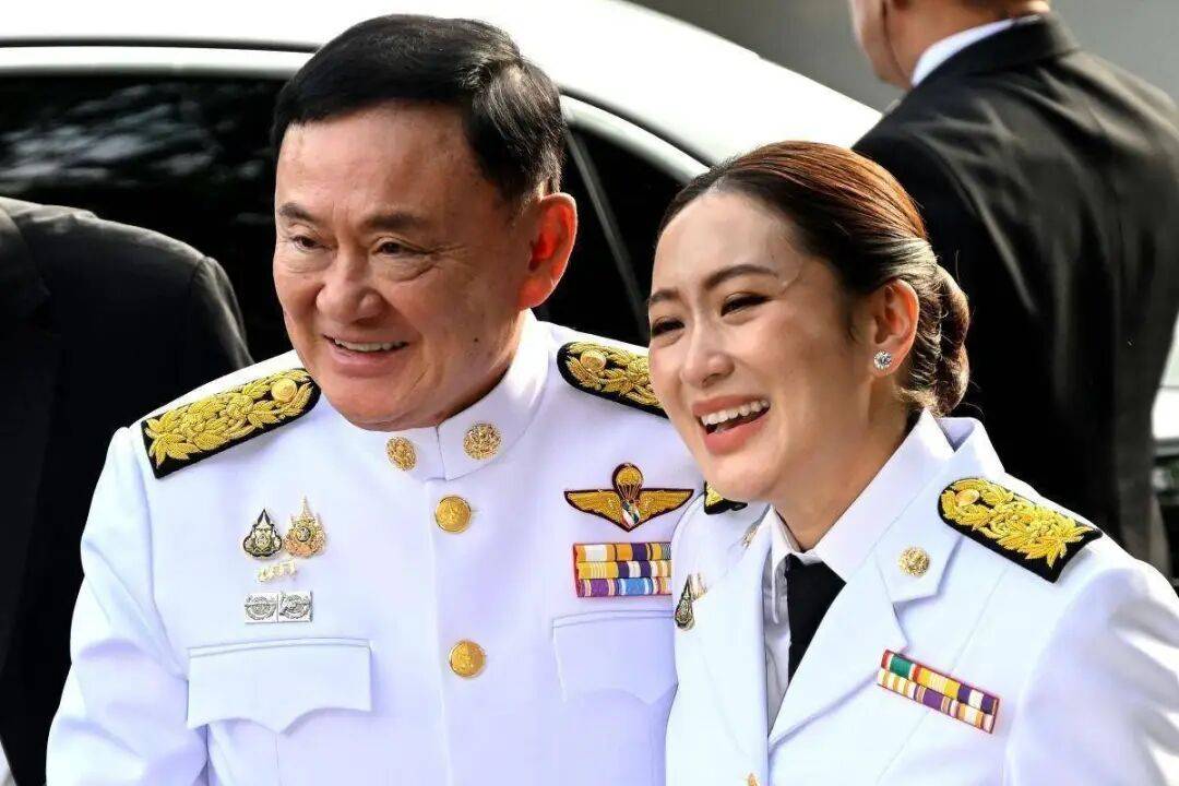 他信为什么“自投罗网”回到泰国,判一年监禁真的重了?看佩通坦怎么说!