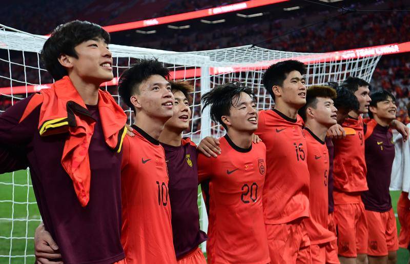 U22国足主帅:球员们像11个“兵马俑”在战斗