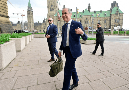 中方打出稀土核弹,美专家坦言:12个领域遭重创!第一个上门求合作的西方国家,让美欧都没想到