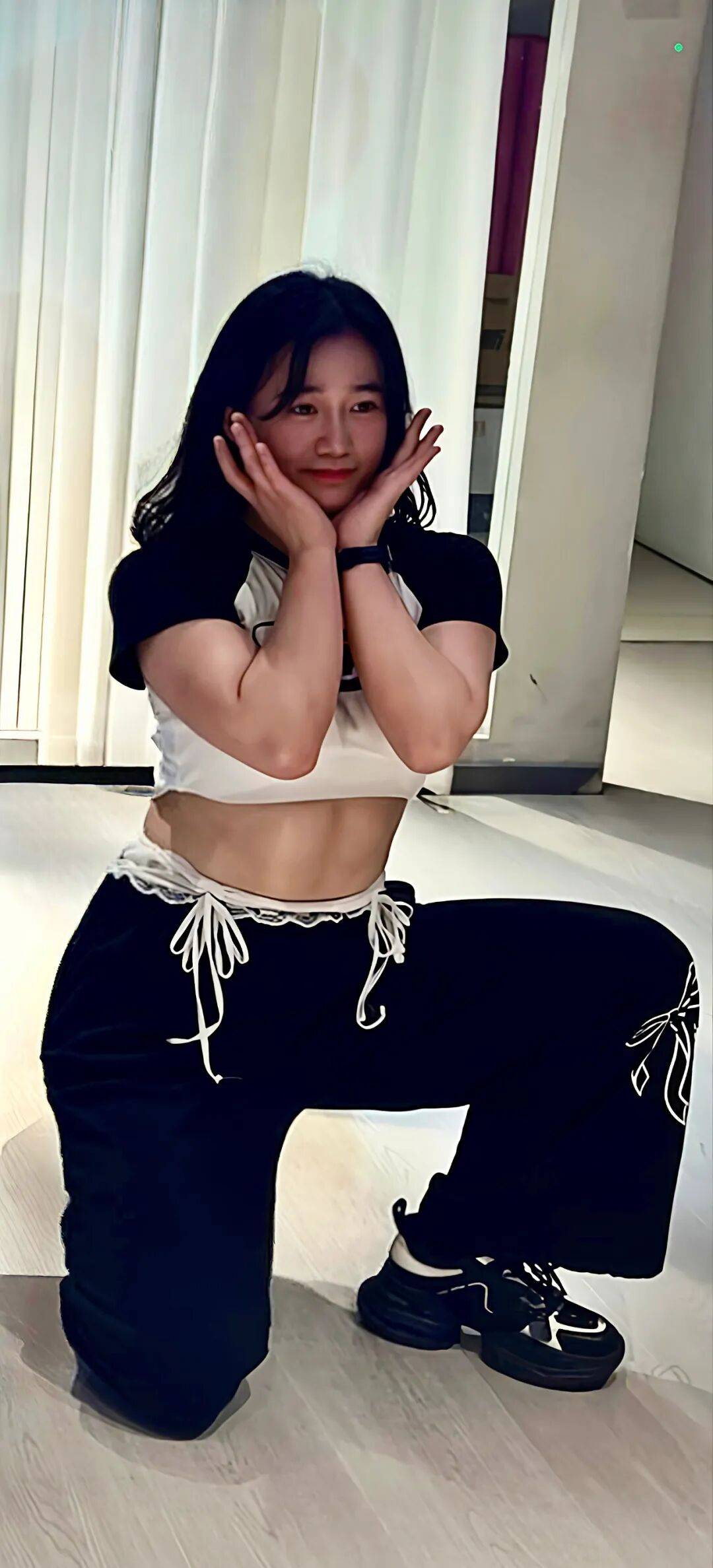 “旋转跳跃，我闭着眼”，下班后选择狂舞的年轻职场人