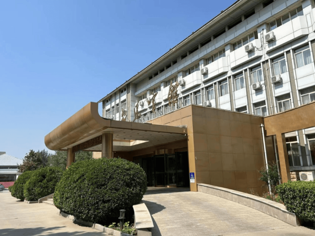 影子调查|宾馆里的刑讯逼供:1名“指居”者死亡,11名办案人员被判刑