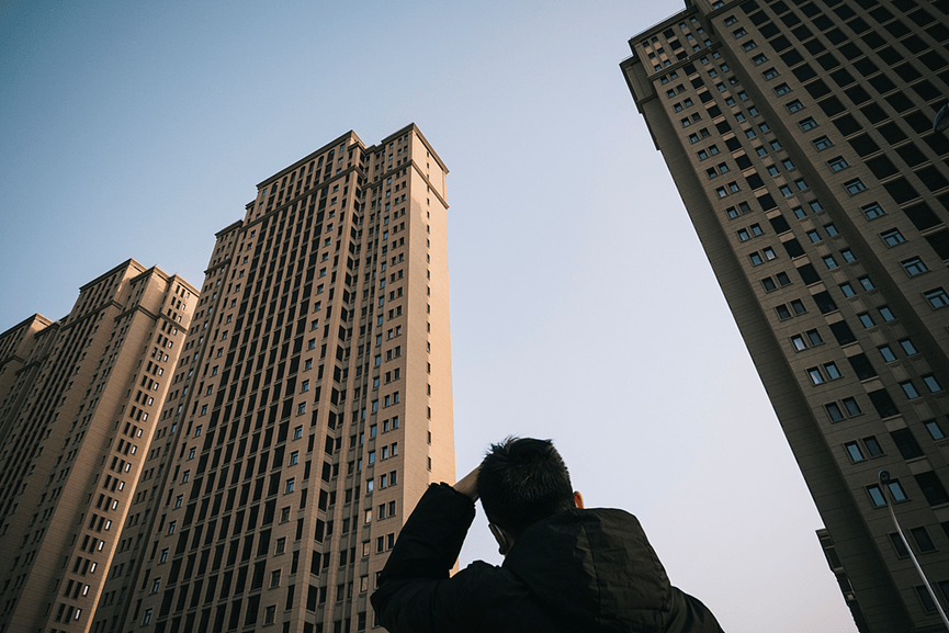 深漂摇号住进保租房 被劝低调以免业主歧视