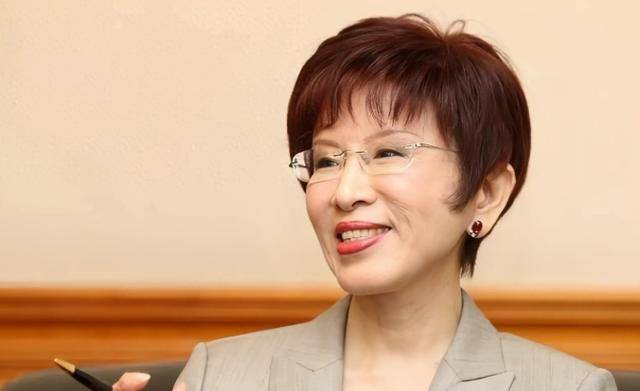 郑丽文表态“很大胆”，对局势认识很清晰，洪秀柱提统一建议