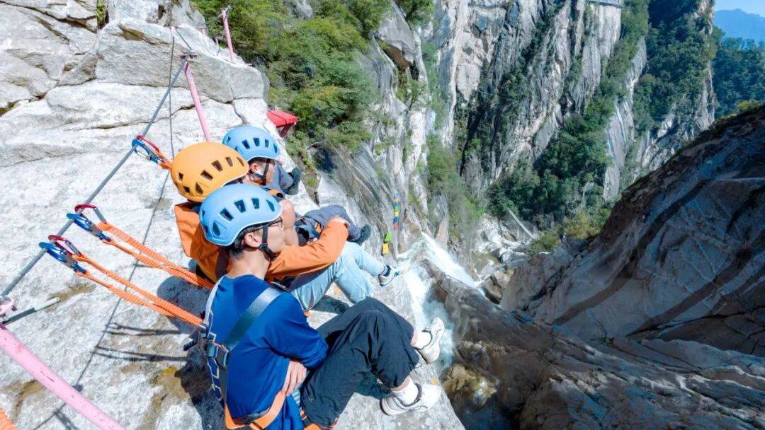 天花板发力了!快看巅峰的洛阳白云山秋景!