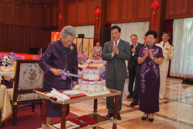 连续有两位国王访华,其中一位是建交以来首访,证明了什么?